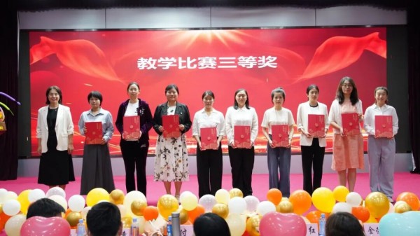b9e0544f-2edb-4dbb-bcc1-b0a83a43c86a.jpg