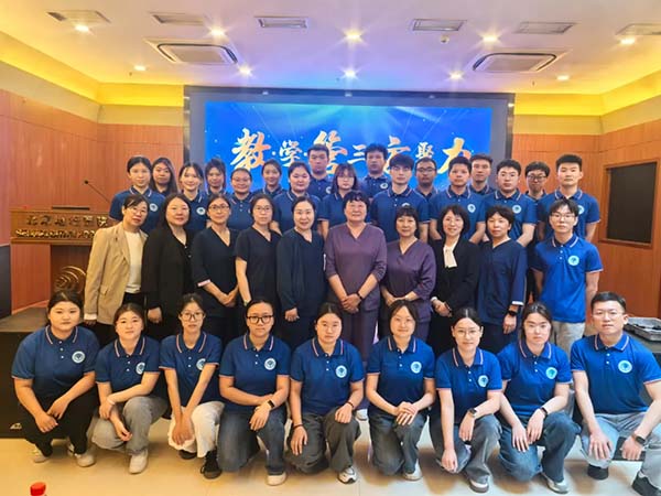 新利18官方客服app召开首届新入职护士规范化培训推进会